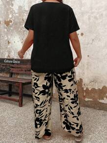 EMERY ROSE 2pcs Plus Size Women Set: Solid Color Asymmetrical Hem Top & Printed Contrast Color Pants
