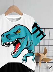 SHEIN Leap Crew 2 件套年轻男孩休闲简约圆领短袖上衣和短裤套装，适合夏季