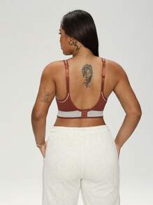Easithlete Plus Size Women's Seamless Racerback Sports Bra