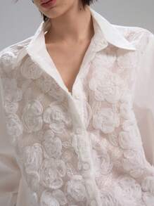 LYSMO Camisa de mujer con diseño de recortes transparentes y apliques de flores 3D, llegada nueva primavera-verano 2025. Perfecta para un look glamuroso, estilo casual de vacaciones, elegancia francesa y vibras bohemias chic - Blanco - Ver 8