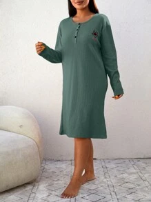 SHEIN Cottnline 100%Cotton Plus Letter Embroidery Half Button Nightdress - Mint Green - View 4