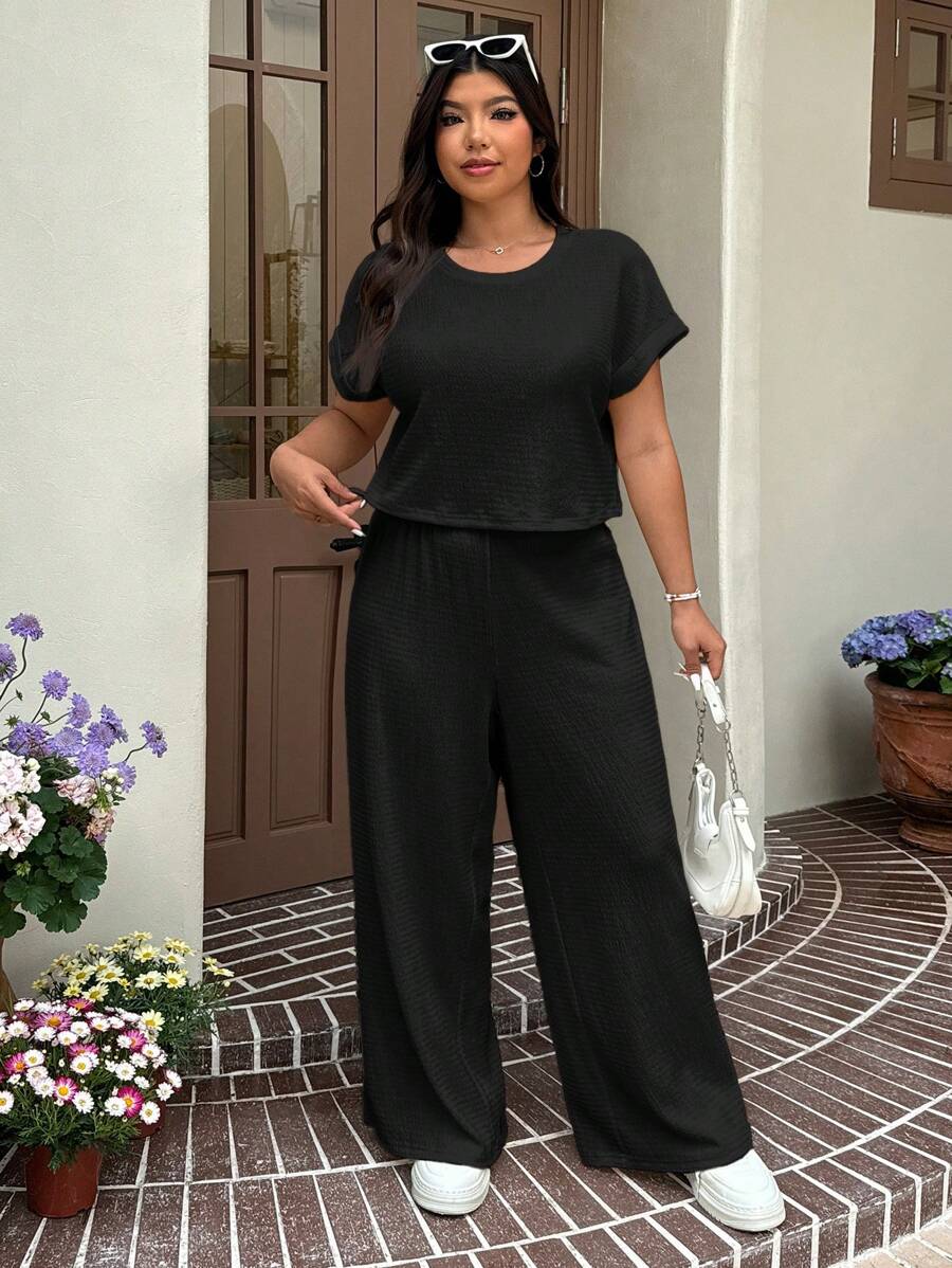 SHEIN EZwear 2 件套加大码纯色短袖 T 恤和裤子，2 件套夏季服装 - 黑色 - 查看 1