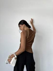 Firerie 女士简约优雅时尚商务办公室棕色无袖褶皱领尖下摆缎面衬衫 - 咖啡棕 - 查看 5