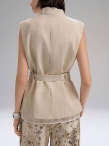 LYSMO 2025 春夏新品女款中性风亚麻质感网眼拼接多层无袖背心，立领、束腰带和双口袋实用设计，融合复古时尚与现代简约风格，是轻松办公室造型或优雅日常穿着的完美之选，是百搭衣橱必备单品 - 杏色 - 查看 2