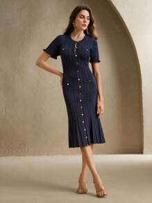 Anewsta Đầm len dài tay dáng chữ A màu trơn, chất liệu dày dặn, dệt kim họa tiết dây xoắn đục lỗ, có bèo nhún, cài nút, thích hợp cho mùa thu, đông, các dịp trang trọng, tiệc tùng, và các sự kiện thời trang như năm mới, Giáng sinh, công sở, lễ tốt nghiệp, đám cưới. - Màu xanh hải quân - Xem 3