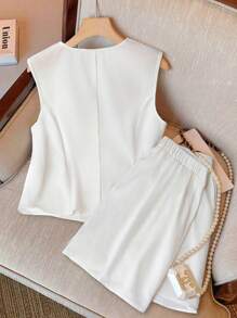 SHEIN LUNE Plus Size Solid V-Neck Button Front Sleeveless Top And Shorts 2 Pieces Set - Apricot - View 2