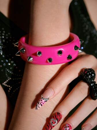 Grunge Punk 1pc Women's Rivet Resin Bracelet, Suitable For Daily Wear