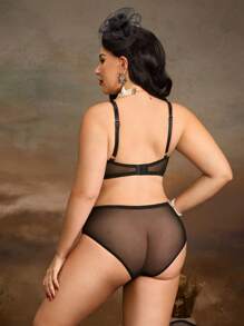 SHEIN Set de 2 piezas de lencería sexy con sujetador con aros y calzones de encaje y malla para tallas grandes - Negro - Ver 6