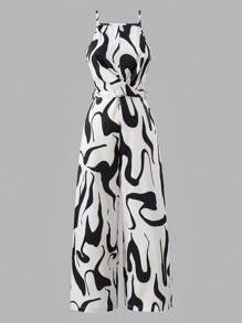 Mono estilo bohemio con estampado blanco y negro para outfit de vacaciones de niña adolescente