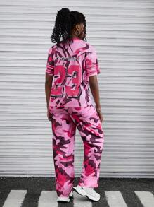 SHEIN Explorewe 2 件套青少年女孩迷彩印花 V 领冰球图案 T 恤 + 宽松迷彩阔腿裤，街头时尚百搭舒适