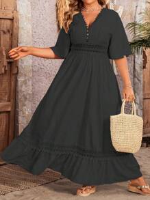 SHEIN Clasi Vestido Maxi de Talla Grande con Empalme de Encaje, Cuello en V y Ribete de Volantes para Mujer - Negro - Ver 3