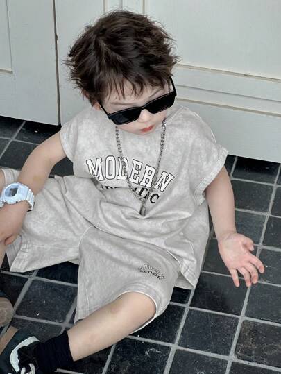 Dazy Kids 2件套男童休闲字母印花短袖T恤和短裤