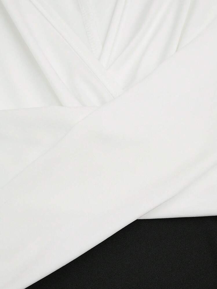 Rometta Damklänning i plusstorlek, enkel, korsad omlott, v-ringad, kontrastfärgad söm, enfärgad fåll, midiklänning, semestersommar, vårklänning, elegant, formell, aftonklänning, bröllopsklänning, påskklänning, examensklänning, bröllopsgäst - Svart och Vitt - Visa 5