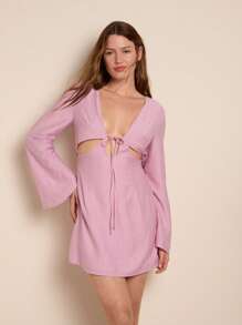 Nöista 长袖迷你连衣裙，带有镂空设计和胸前蝴蝶结细节，非常适合浪漫的夏日夜晚。 - 紫色 - 查看 1