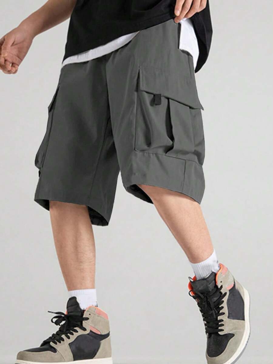 Manfinity Hypemode 宽松男式翻盖口袋抽绳腰工装短裤 - 深灰色 - 查看 1