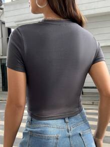 SHEIN EZwear 女士休闲复古赛车印花圆领短袖修身 T 恤，适合夏季 - 深灰色 - 查看 2