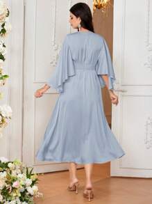 Loomaby 孕妇优雅成熟圆领喇叭袖长款紧身连衣裙，适合度假 - 淺藍色 - 查看 2