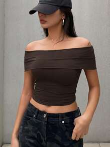 DAZY Parte superior de camiseta ajustada de hombros descubiertos de moda de verano para mujer, tops cortos para mujer