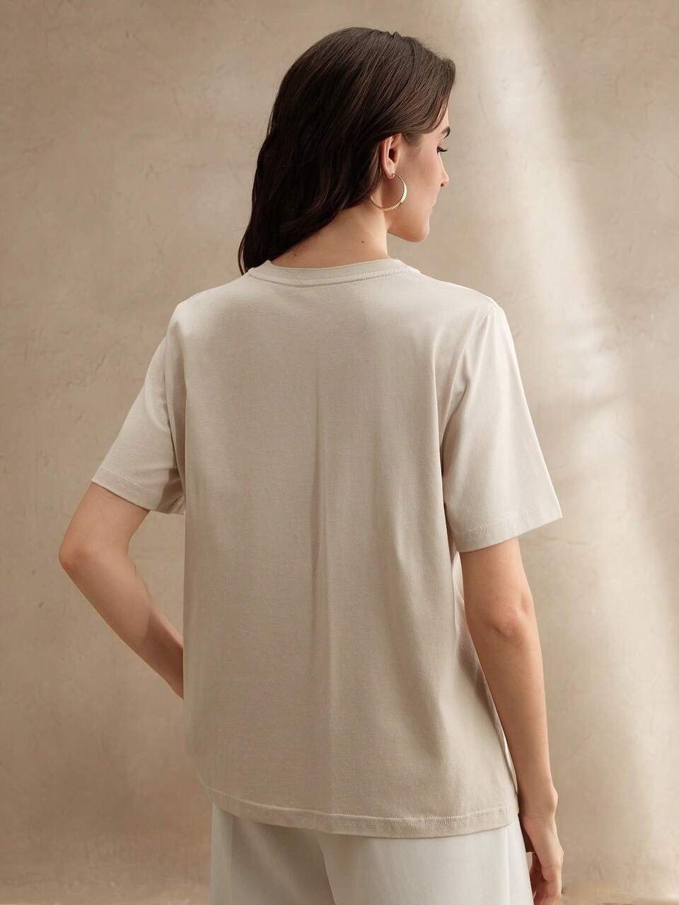 Women Elegant White Short Sleeve Round Neck T-Shirt, Spring/Summer Vacation Casual Loose Basic Top With Beaded Embroidered Floral Design