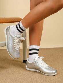 CUCCOO EASI 女士休闲舒适运动鞋，百搭日常穿着 - 銀色 - 查看 2