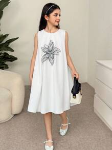 SHEIN Vestito da sole a-line da ragazza pre-adolescente con design a fiori 3D patchwork