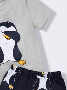 SHEIN 2pcs Tween Boys Cute Penguin Print T-Shirt And Shorts Set, Pajamas