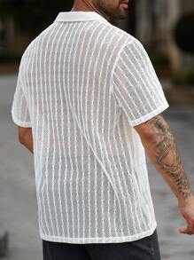 Manfinity RSRT Chemise à la mode grande taille pour homme, couleur unie, idéale pour l'été. Idéale pour les couples, elle constitue une excellente idée cadeau pour un petit ami ou un mari. Fabriquée dans un tissu léger et élégant, cette chemise est élégante et polyvalente, idéale au quotidien. - Blanc - Voir 2