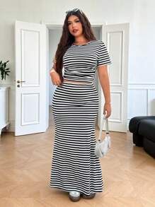 SHEIN EZwear Bộ 2 món áo thun tay ngắn họa tiết sọc mùa hè cỡ lớn kèm chân váy - Nhiều màu - Xem 6