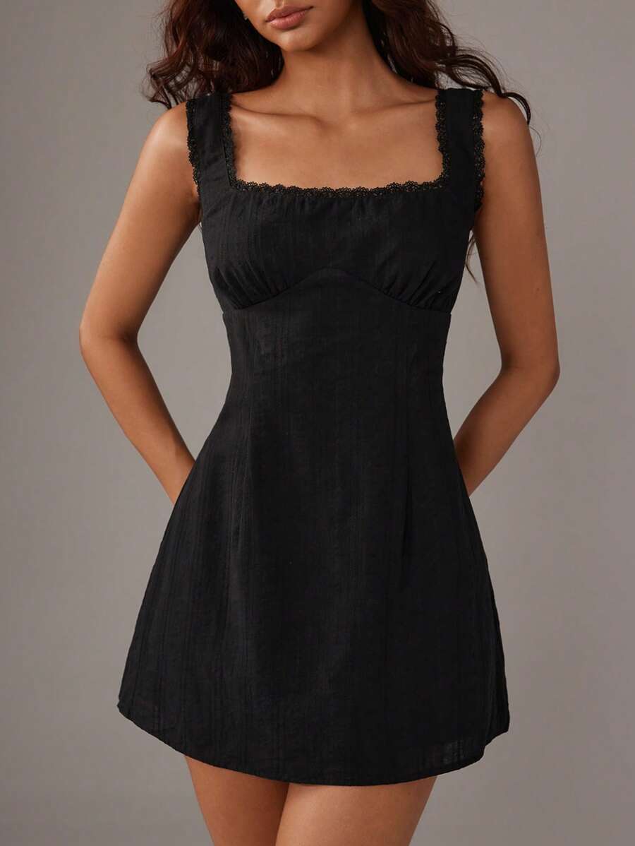 TRNVIE 花卉蕾丝边修身纹理迷你 A 字连衣裙，春夏 - 黑色 - 查看 1