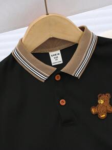 SHEIN 2 件套儿童男童休闲可爱卡通熊 Polo 衫和卡其色短裤针织服装，适合学校、花园、海滩、生日、春季、夏季、秋季、冬季 - 黑色 - 查看 4