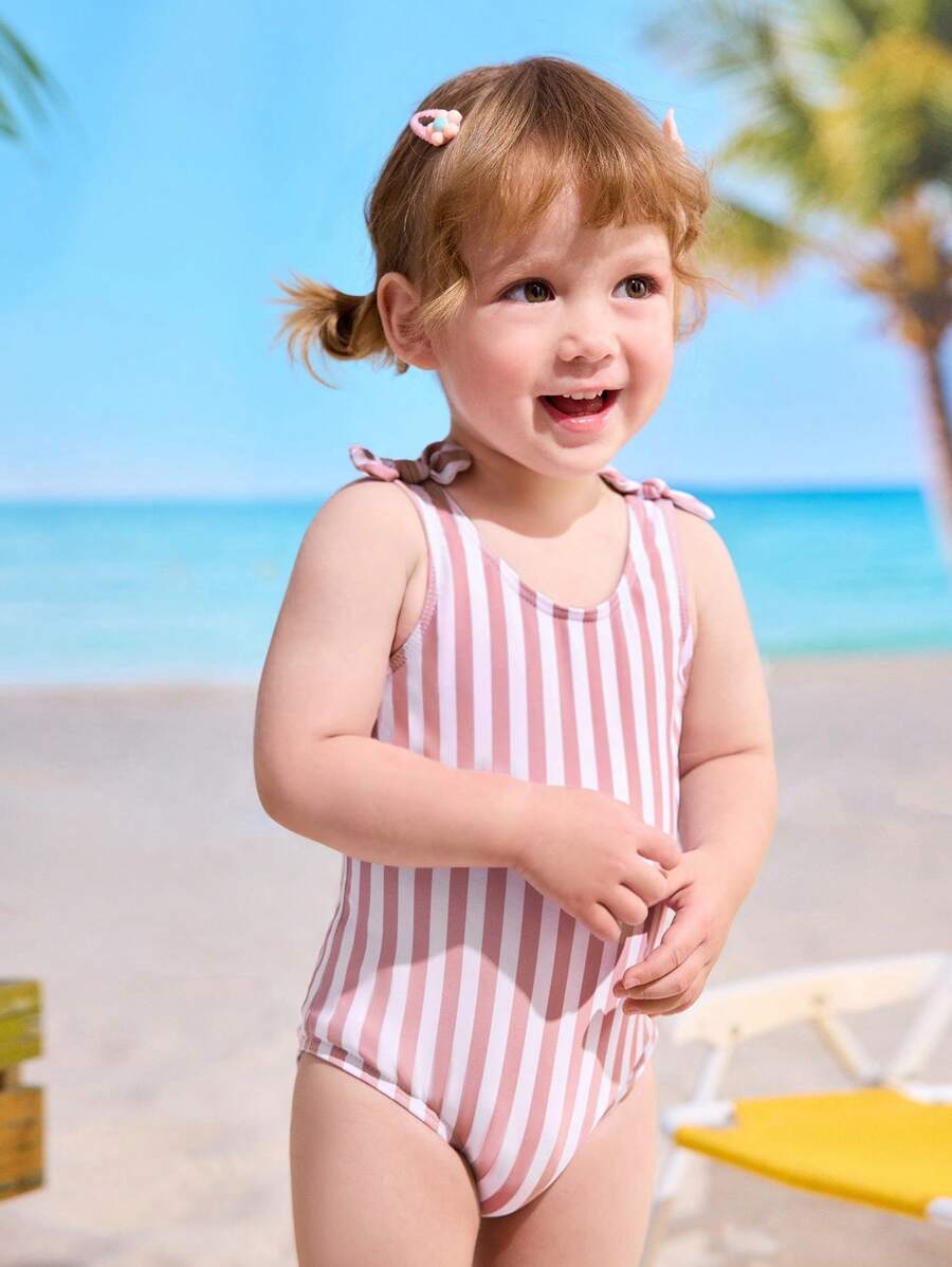 SHEIN Baby Girls Beachwear, Suitable For Summer Swimming, One-Piece Swimsuit With Digital Polyester Gray White Stripe Printing, Fashionable And Cute, Casual, Suitable For Summer Swimming Baby Girl Clothes Beach Baby Beach Wear Girl Baby Clothes Beach Baby Clothing Summer Toddler Beach Girl Clothes - Grey - View 1