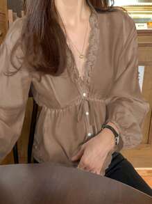 DAZY Blusa blanca de mujer con cuello en V, manga farol y volantes en el borde, top de manga larga para primavera/otoño - Caqui - Ver 4