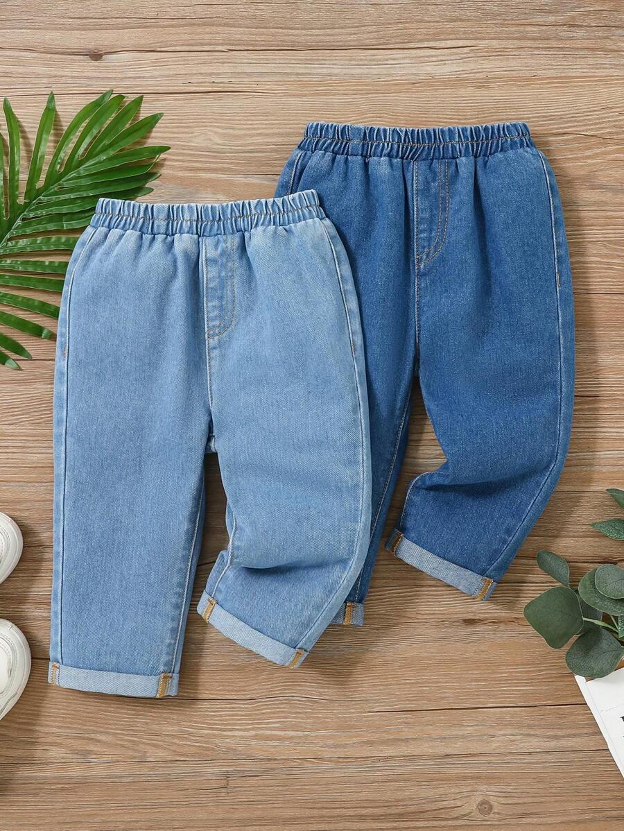 SHEIN 2 Stücke/Set Kleinkind Jungen dunkelblaue & hellblaue lose sitzende Jeans mit weitem Beinabschluss