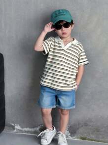 SHEIN Set de 2 piezas para niños niños estilo coreano casual con camisa polo de manga corta a rayas y pantalones cortos de mezclilla, adecuado para ir y venir, escuela, uso diario casual, vacaciones, deportes, primavera, verano, otoño e invierno - Multicolor - Ver 7