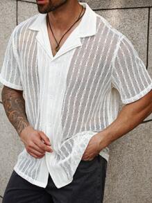 Manfinity RSRT Chemise à la mode grande taille pour homme, couleur unie, idéale pour l'été. Idéale pour les couples, elle constitue une excellente idée cadeau pour un petit ami ou un mari. Fabriquée dans un tissu léger et élégant, cette chemise est élégante et polyvalente, idéale au quotidien. - Blanc - Voir 4