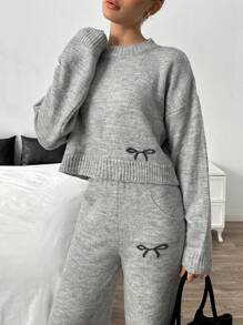 EURMUSE Granatowa krótka bluza z zamkiem błyskawicznym i kontrastowymi przeszyciami