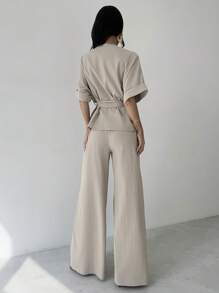 Firerie 女款優雅淺米色兩件套套裝，夏季V領寬鬆襯衫上衣與彈性寬腿長褲，休閒通勤早午餐穿搭，適合教師與工作場合 - 卡其色 - 查看 2