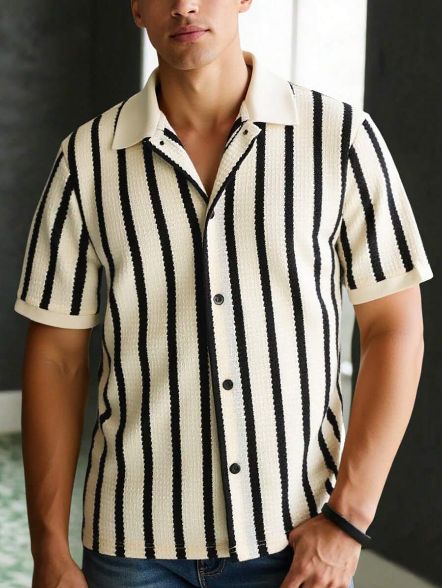 SHEIN 条纹钩针青少年男童休闲衬衫，舒适、时尚、百搭，适合海滩度假、上学、日常穿着和春夏季