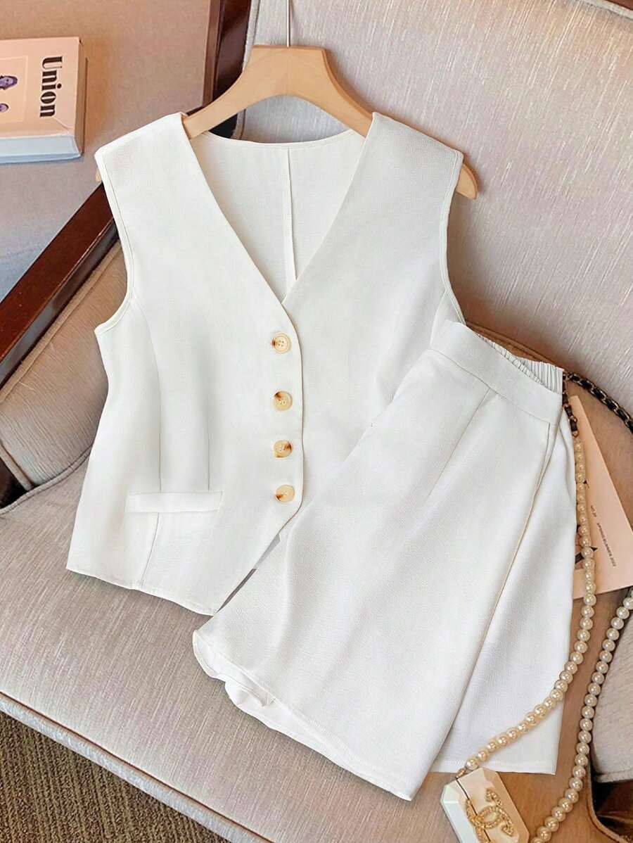 SHEIN LUNE Plus Size Solid V-Neck Button Front Sleeveless Top And Shorts 2 Pieces Set - Apricot - View 1