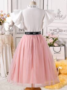 SHEIN Conjunto de 2 piezas para adolescentes con blusa blanca elegante con volantes y falda A-line de malla - Rosa - Ver 2