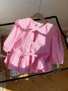 SHEIN LMoss Kids 青少年女孩休闲修身圆领纽扣荷叶边泡泡袖条纹衬衫，母女装，条纹上衣，返校装，娃娃装上衣，可爱上衣 - 淺粉色 - 查看 3