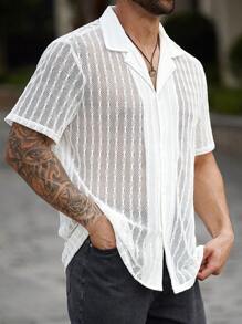 Manfinity RSRT Chemise à la mode grande taille pour homme, couleur unie, idéale pour l'été. Idéale pour les couples, elle constitue une excellente idée cadeau pour un petit ami ou un mari. Fabriquée dans un tissu léger et élégant, cette chemise est élégante et polyvalente, idéale au quotidien. - Blanc - Voir 5