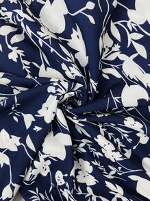 SHEIN PETITE 收腰性感细肩带碎花紧身连衣裙，复古风格收腰性感碎花细肩带紧身连衣裙，优雅时尚碎花 A 字形细肩带迷你连衣裙，清新夏日花卉系腰修身细肩带连衣裙 - 藍色 - 查看 6