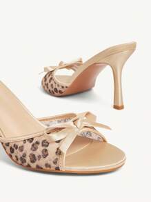 CUCCOO CHICEST 女式 8.8 厘米高跟豹纹网眼蝴蝶结装饰尖头穆勒凉鞋，时尚优雅 - 彩色 - 查看 5