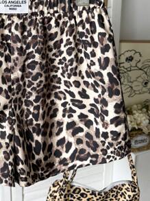 SHEIN Pantalones cortos casuales sueltos con estampado de leopardo para niñas preadolescentes, versátiles y de moda para uso diario - Café integral - Ver 4