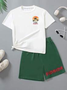 Set 2 piese tricou și pantaloni scurți cu imprimeu de palmieri pentru băieți preadolescenti