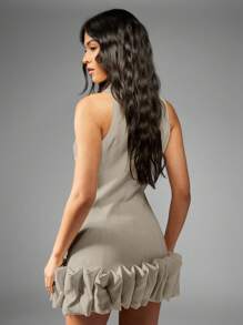 MISSGUIDED Vestido blazer sin mangas con cuello en pico, dobladillo con volantes, diseño ajustado, con dos botones, para uso formal en oficina, primavera-verano