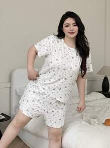 Dazy Plus Conjunto de pijama con parte superior de cuello redondo suelta con estampado floral ditsy y shorts