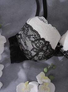 SHEIN 大码女士撞色蕾丝蝴蝶结装饰时尚无钢圈内衣文胸
