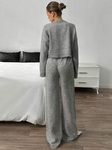 EURMUSE Granatowa krótka bluza z zamkiem błyskawicznym i kontrastowymi przeszyciami